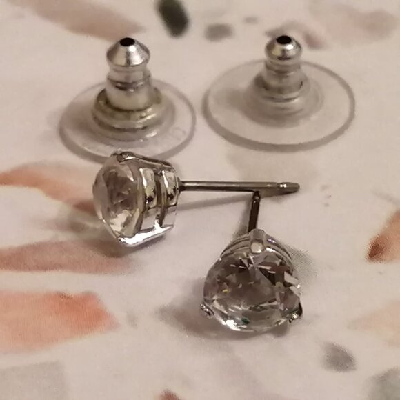 Swarovski Stilla Stud Earrings with Box - Picture 2 of 5